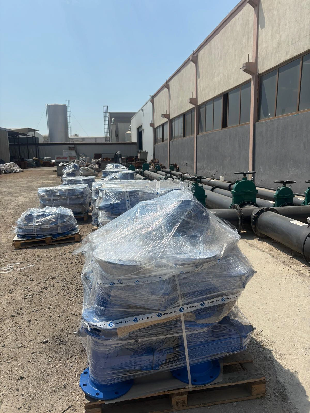 Packaged valve products at the Devinsan production site