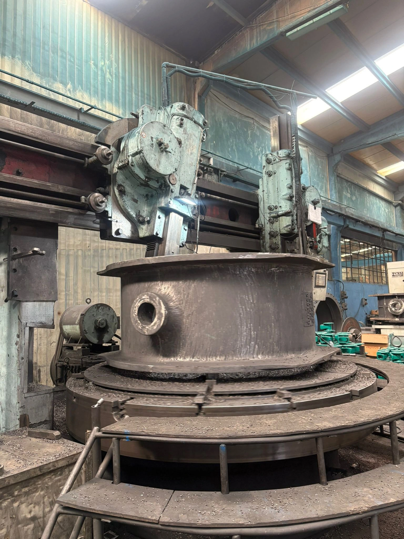 Large valve body being machined in the Devinsan workshop